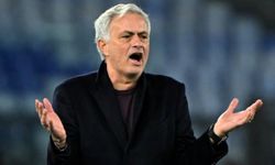 Mourinho'dan Galatasaray'a çifte standart suçlaması! 'Okan Buruk sahaya girebiliyor, ben girince kart'