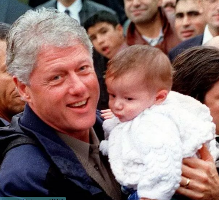 67284e0860d50 abd eski baskani bill clinton