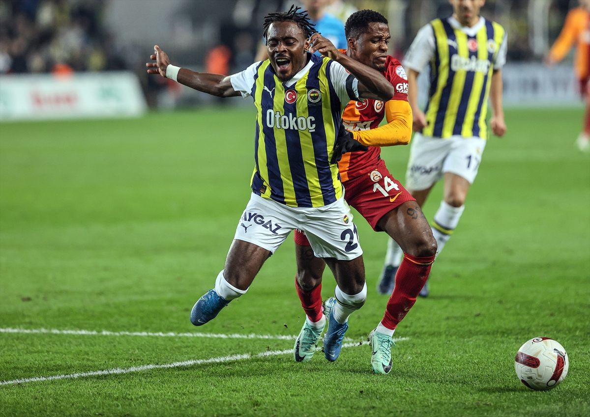 AA-20231224-33267990-33267985-FENERBAHCE_GALATASARAY