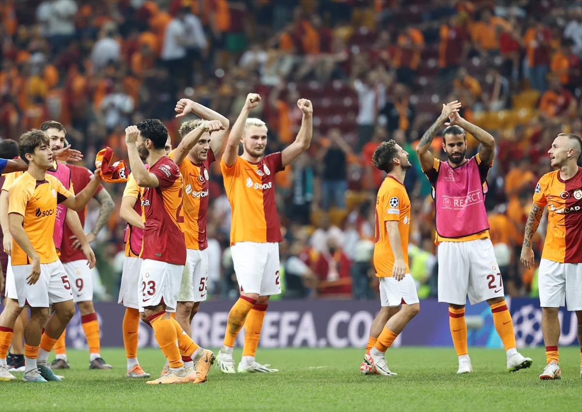 AA-20230829-32024008-32024007-GALATASARAY_MOLDE