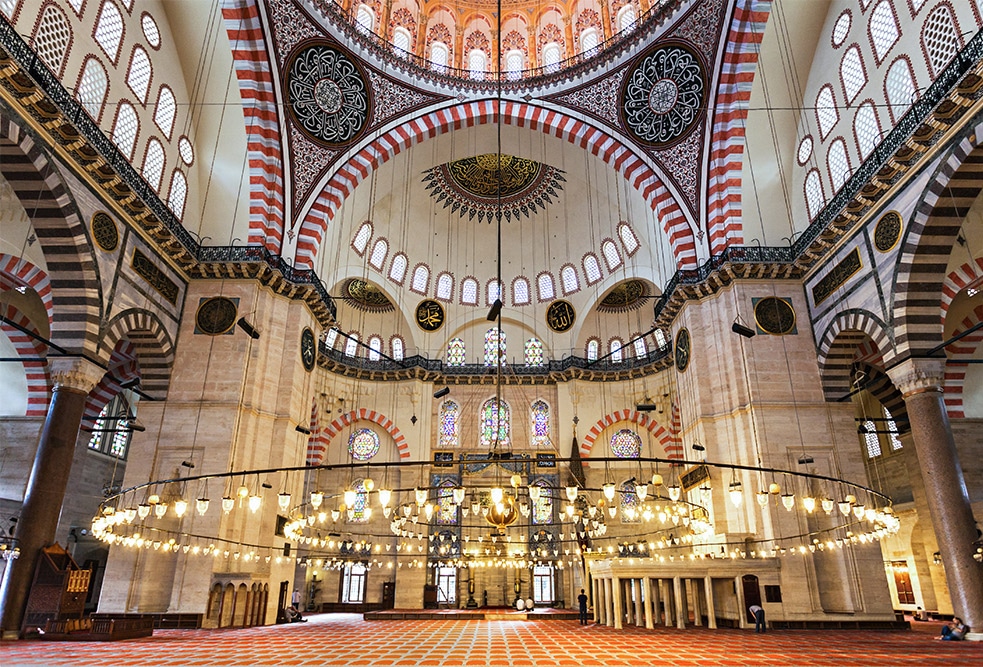 6728b351e2f37 camii aydinlatmasi