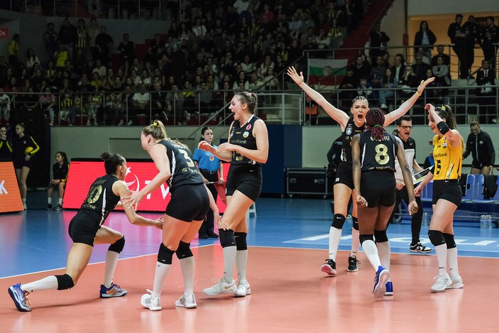 Fenerbahçe'yi mağlup eden VakıfBank, CEV Şampiyonlar Ligi'nde finale kaldı