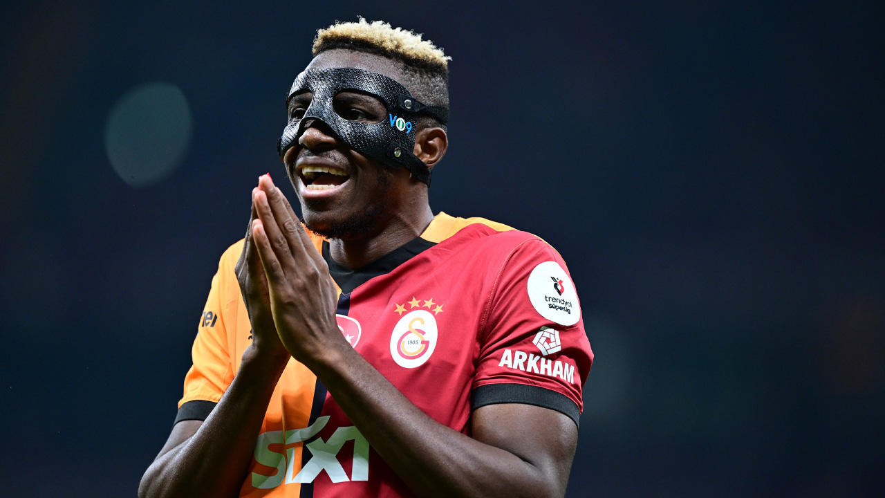 Galatasaray'a Osimhen'den kötü haber: Sakatlanarak oyundan çıkmıştı