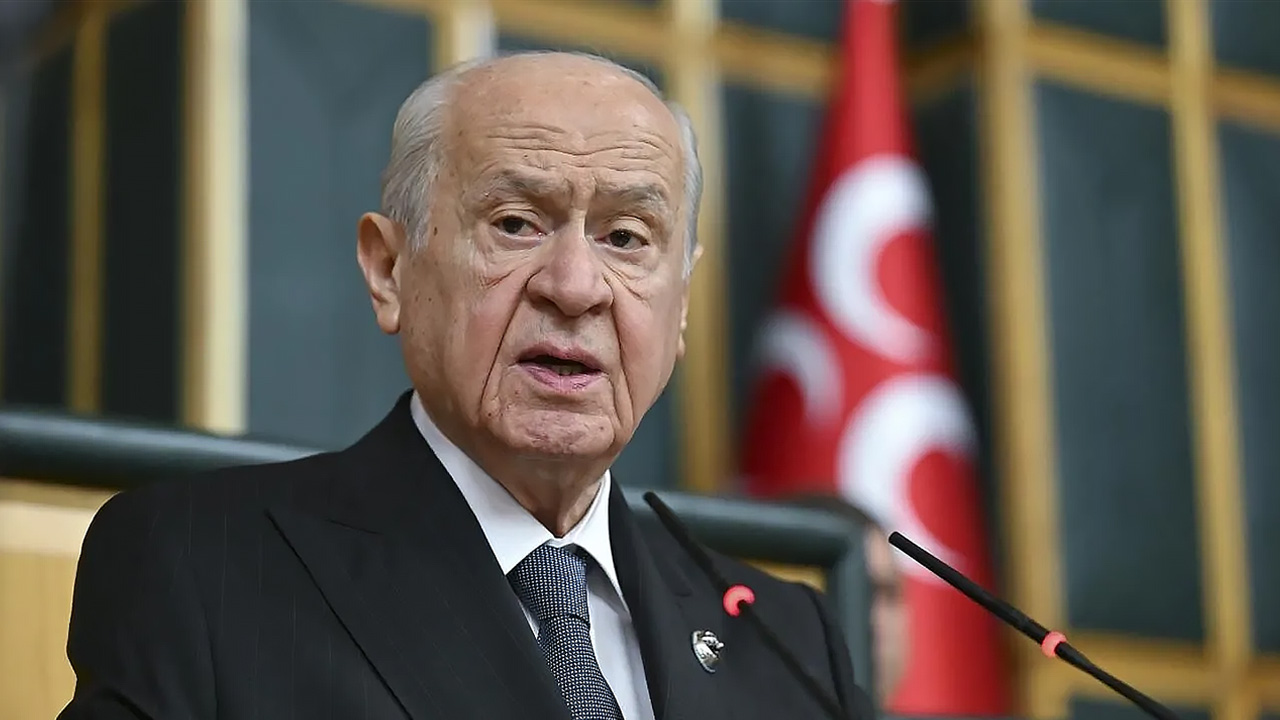 Devlet Bahçeli'den Özgür Özel'e 'rakı' çıkışı: Ayarsız zat!