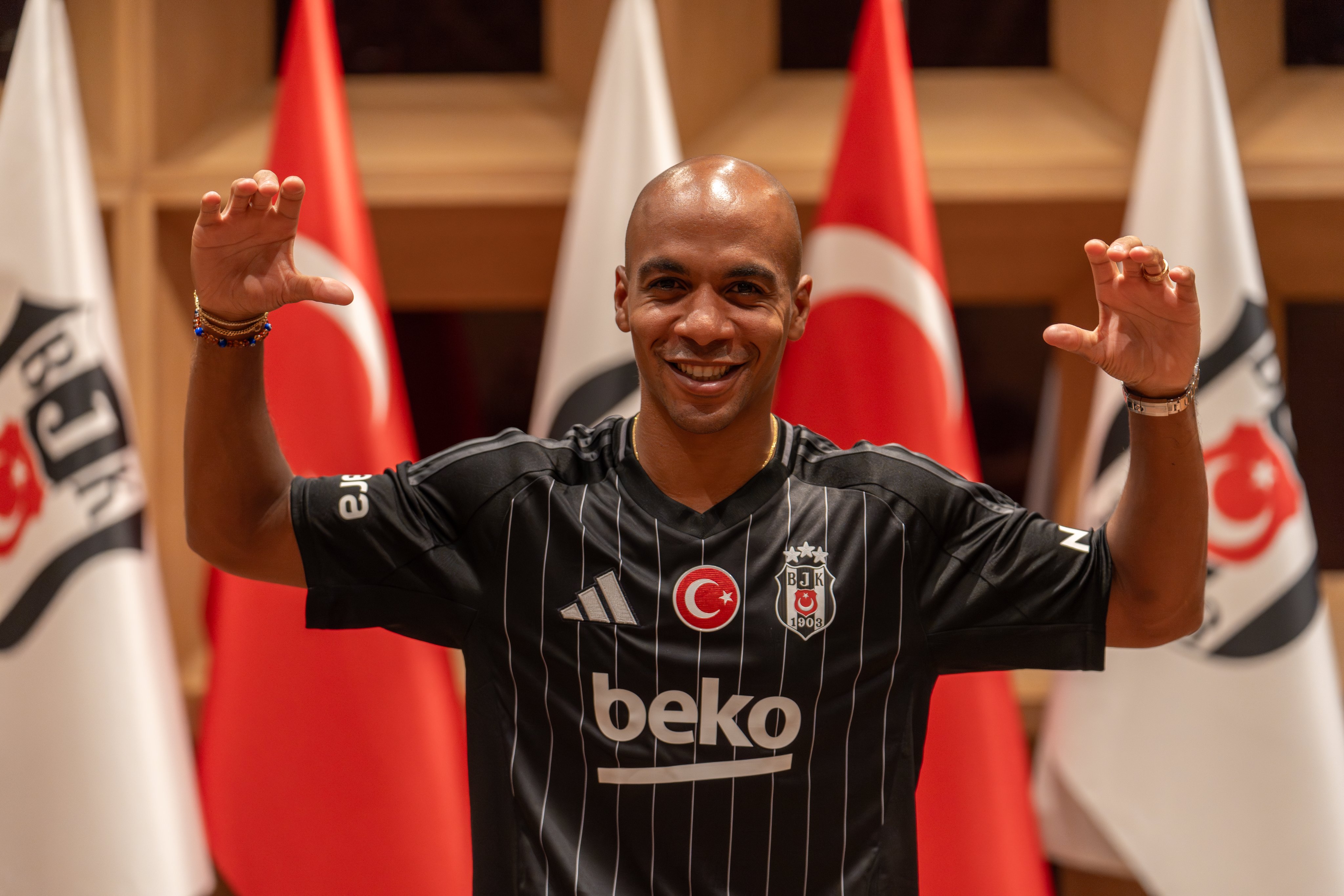 Beşiktaş, bir transferi daha açıkladı: Oyuncuya "hoş geldin" videosu