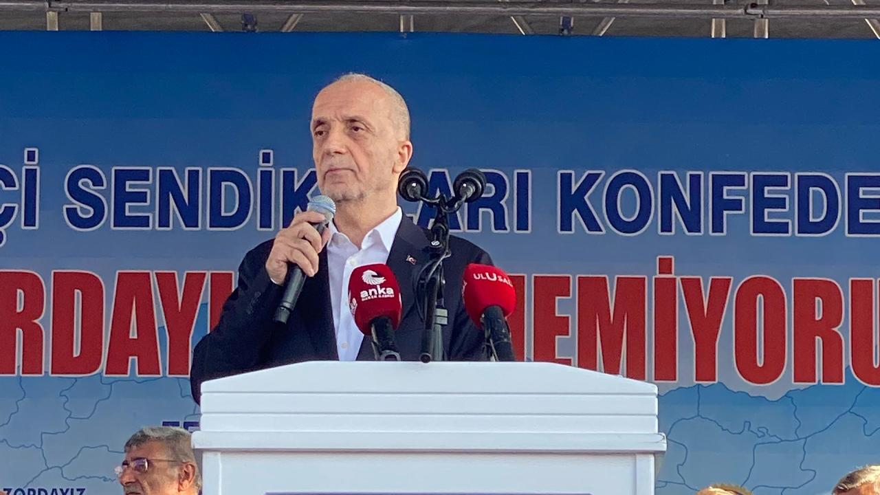 TÜRK-İŞ mitinginde ortalık karıştı: Ergün Atalay'a istifa çağrıları