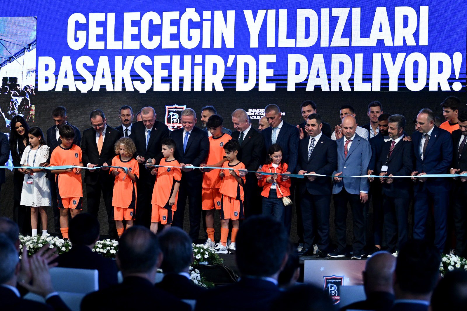 Erdoğan'dan çarpıcı futbol açıklaması: İdeoloji girmemeli