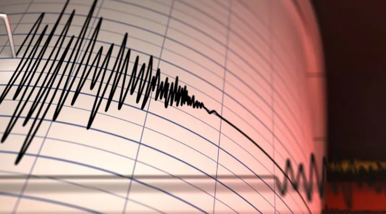 Herşey 2 dakika içinde oldu! Art arda 3 deprem