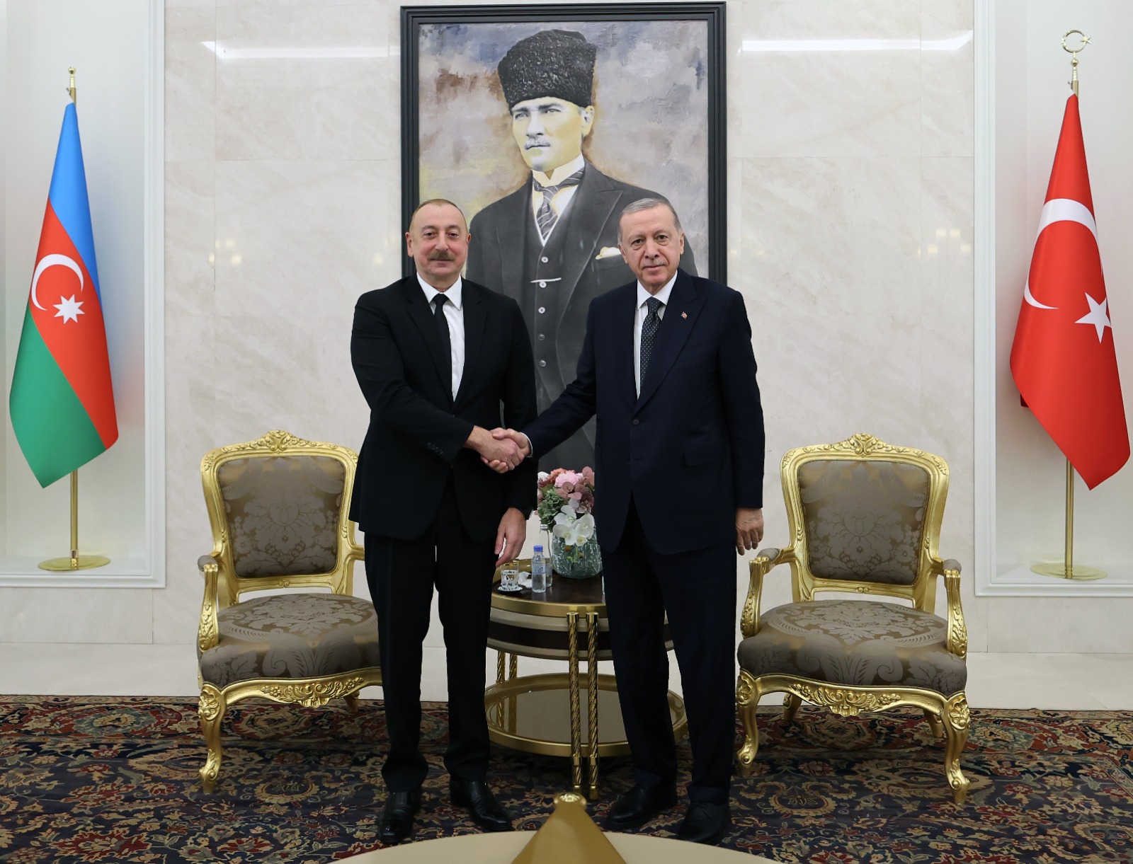 Cumhurbaşkanı Erdoğan, Azerbaycan Cumhurbaşkanı Aliyev ile görüştü! Hangi konular masaya yatırıldı?