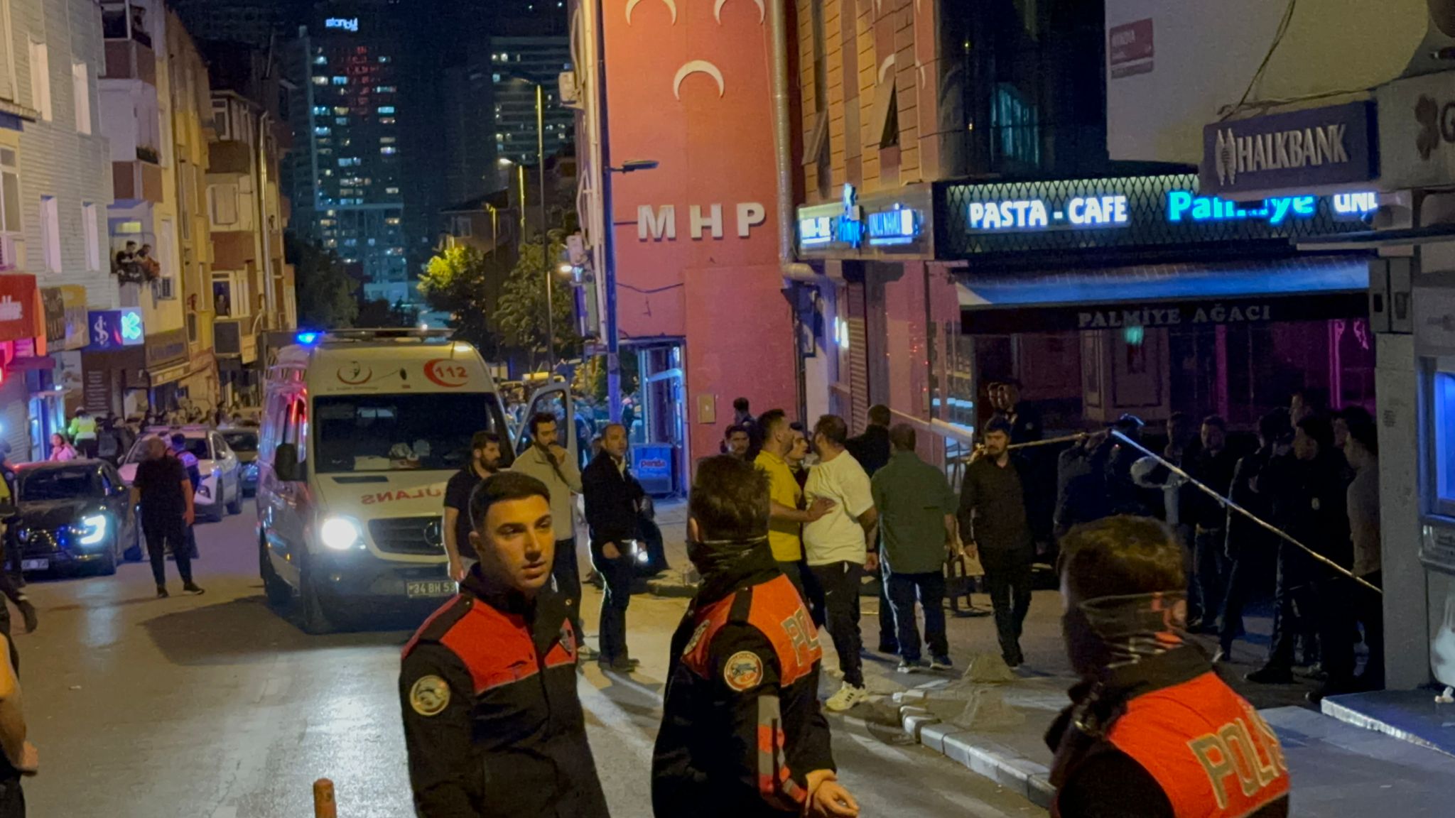 İstanbul’da, iki grup arasında silahlı kavga! Ölü ve çok sayıda yaralı