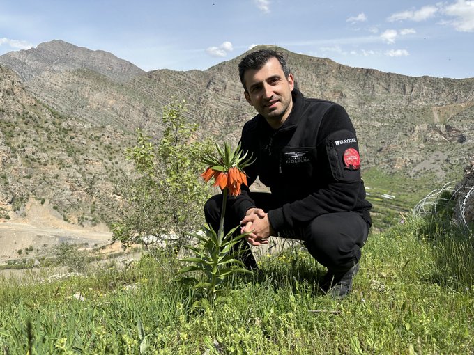 Bayraktar'dan PKK destekçilerine Nazım Hikmet şiiriyle yanıt