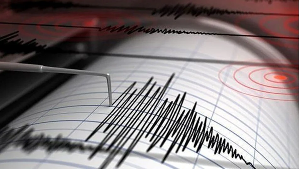 Antalya'da korkutan deprem! Çevre illerden de hissedildi