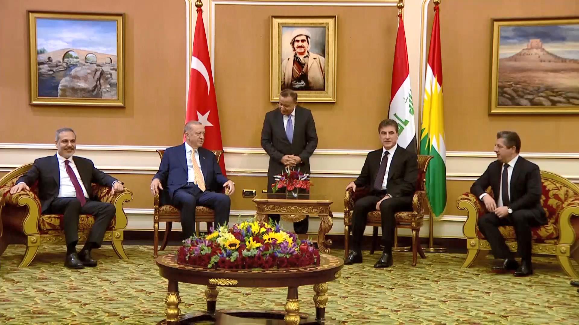 Cumhurbaşkanı Erdoğan Erbil'de Barzani ile görüştü