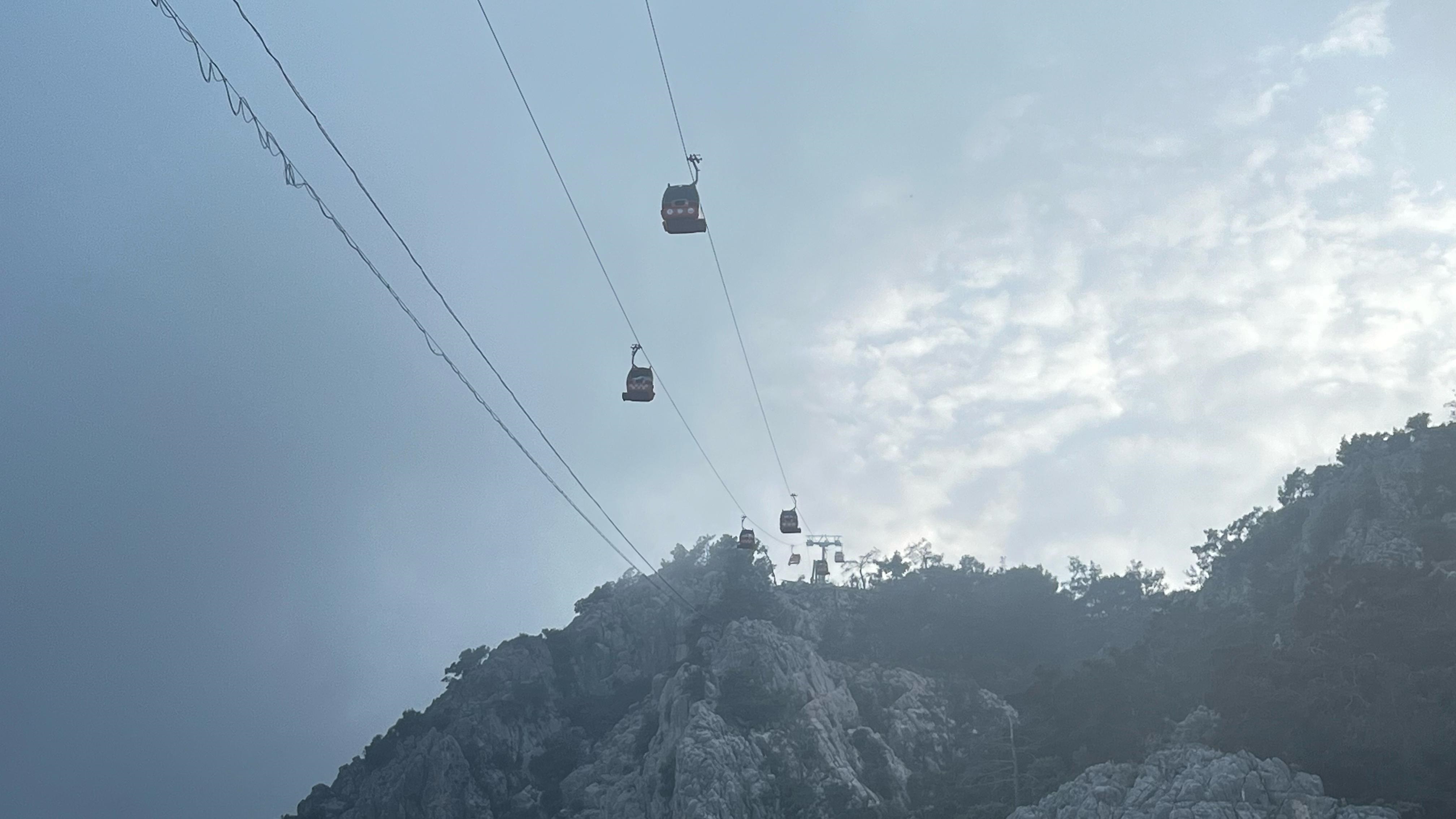 Antalya'da teleferik kabini düştü ölü ve yaralılar var