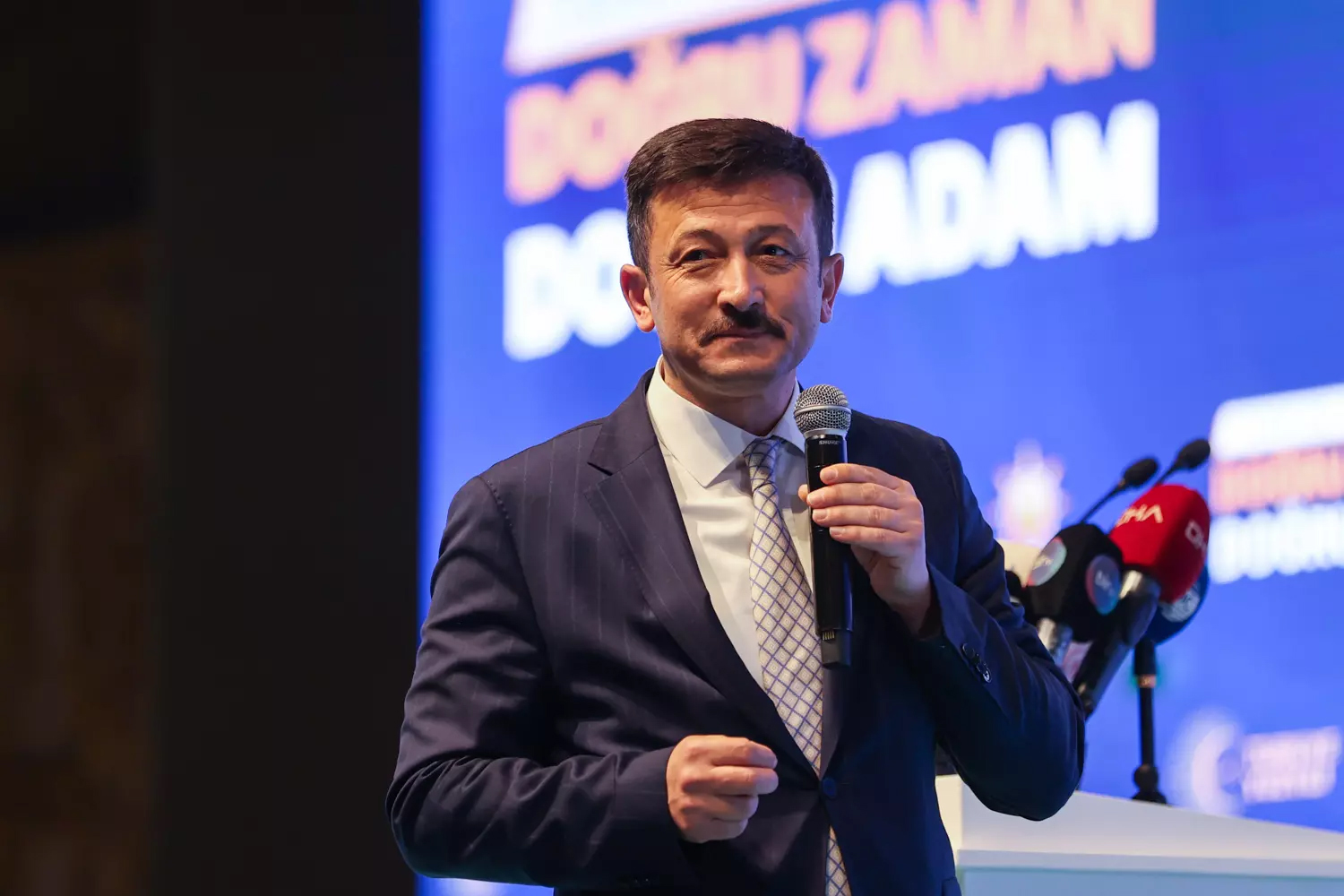 Hamza Dağ'dan Özgür Özel'e: "Seçim yaklaştıkça paniği artacak"