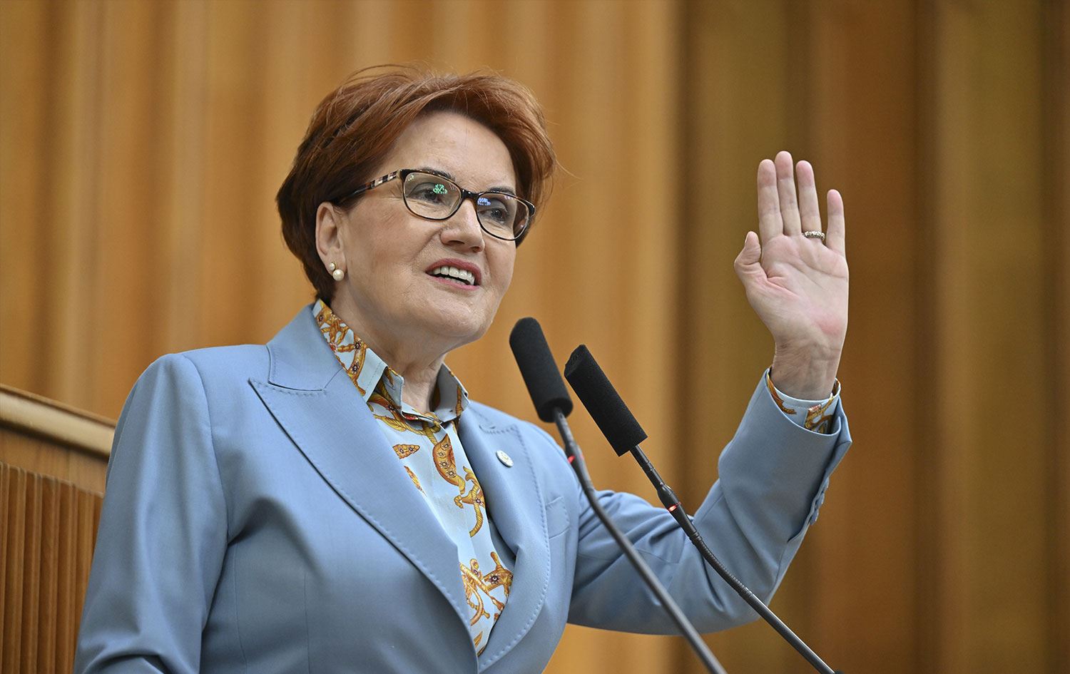 Meral Akşener, adaylarıyla tur attı: 'Tanıyorlar, el salladılar'