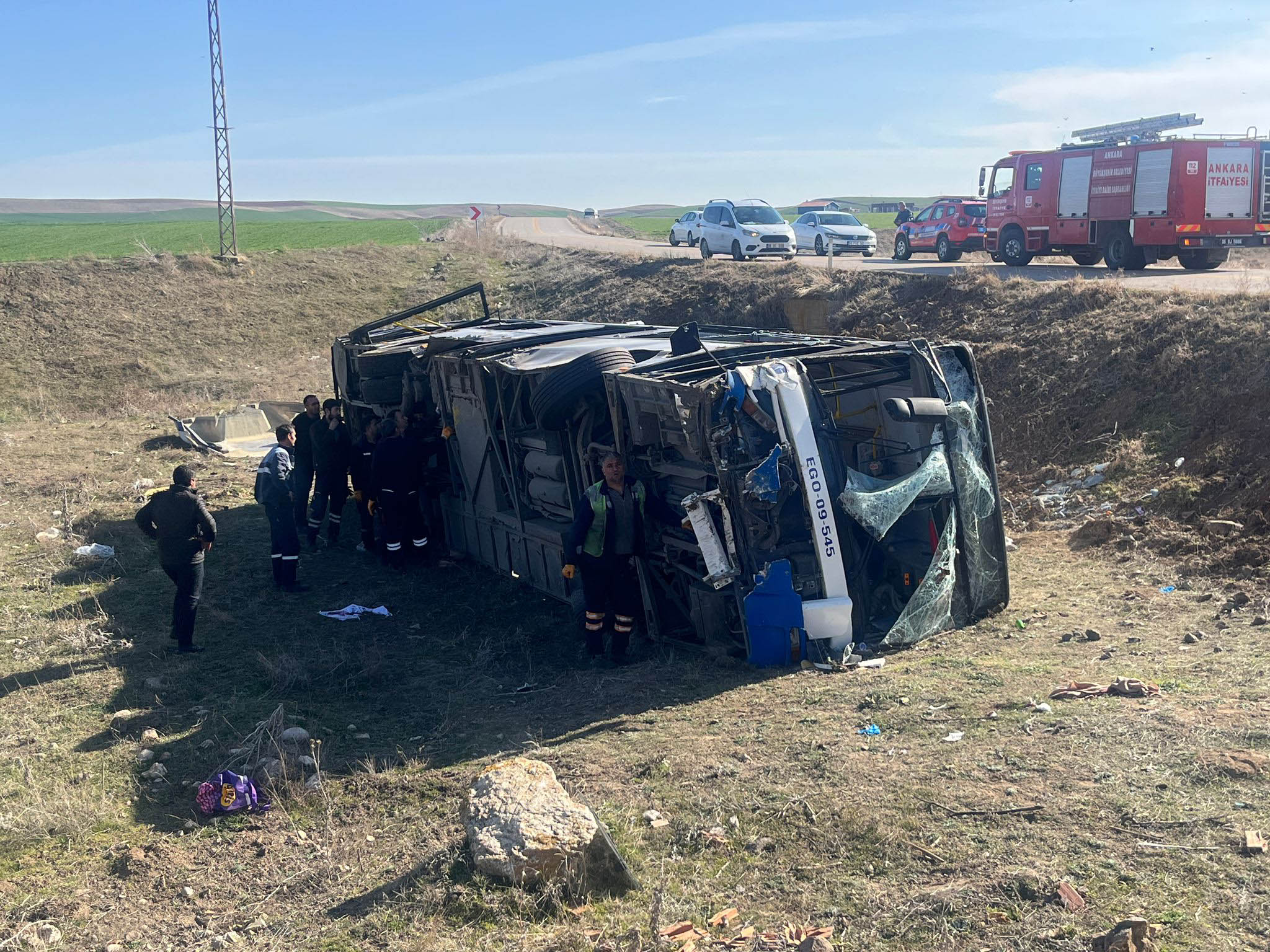 Ankara'da korkunç kaza! EGO otobüsü şarampole yuvarlandı