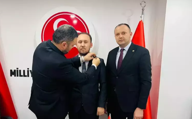 Gelecek Partisi'nde toplu istifa: MHP'ye katıldılar