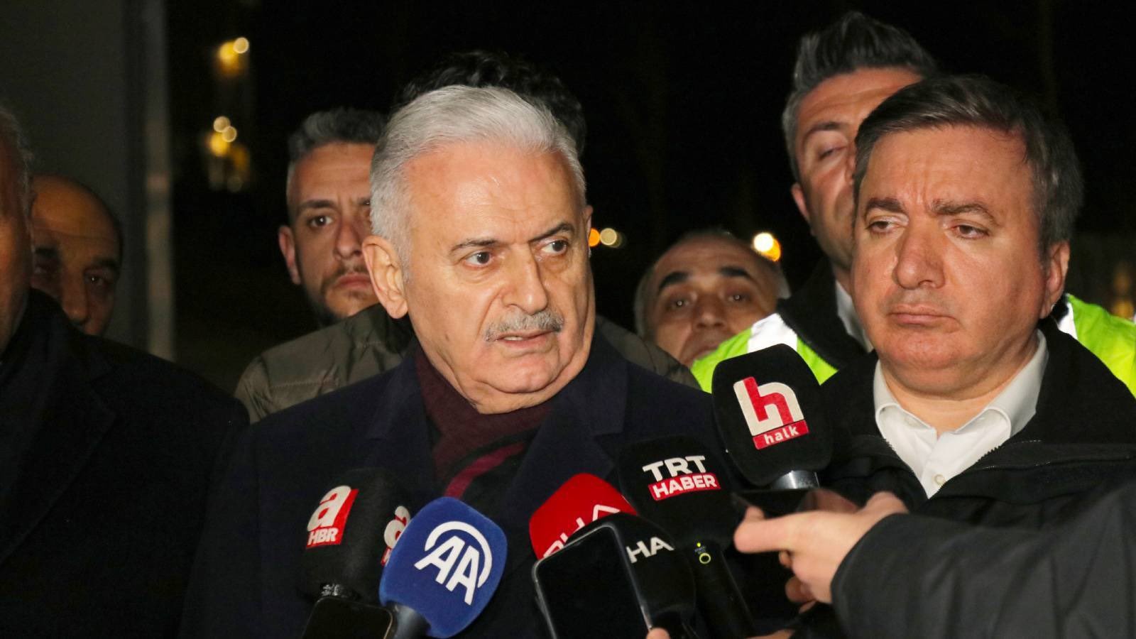 'Altın madeninde siyanürlü toprak yok' diyen Binali Yıldırım'a Mustafa Sandal'dan çağrı