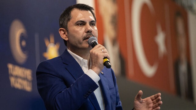 AK Parti İstanbul adayı Murat Kurum'dan öğrencilere 10 bin TL destek