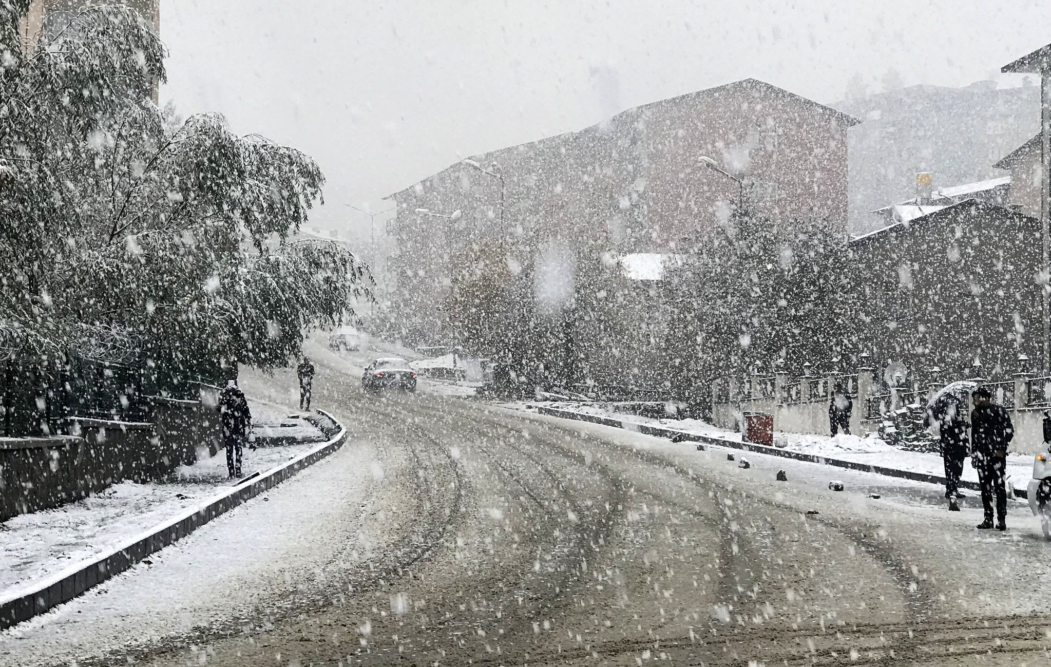 Sosyal medyada meteoroloji kavgası: Kar yağacak mı?