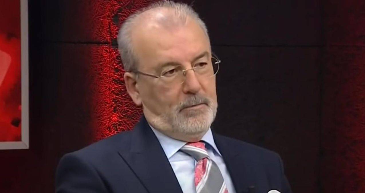 Hulki Cevizoğlu: Atatürk tişörtü için milleti ayağa kaldırmanın anlamı