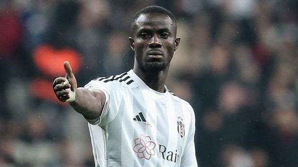 Eric Bailly, eski takımı Villarreal'e imza attı