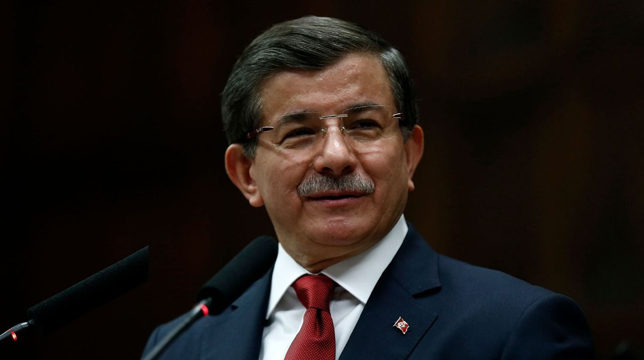 Ahmet Davutoğlu Cumhurbaşkanı adayı olacağını duyurdu!