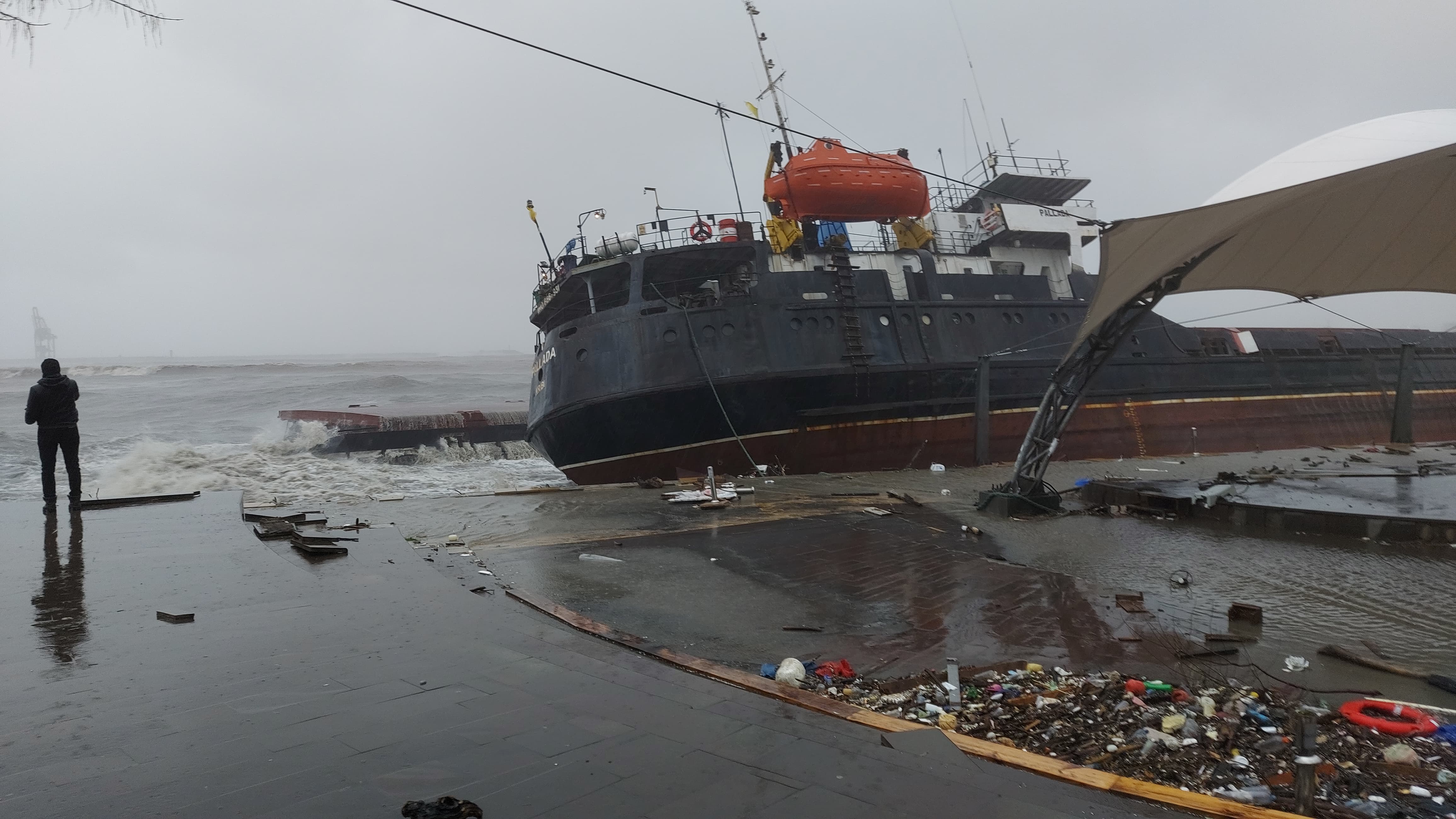 Türk gemisi Karadeniz'de kayboldu: 12 personelle irtibat kesildi!