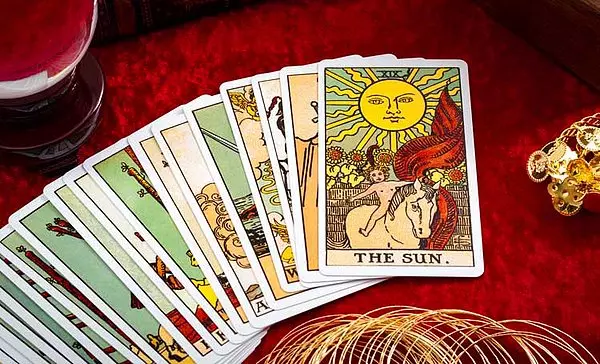 Tarot Kartlarına Nasıl Soru Sorulur?