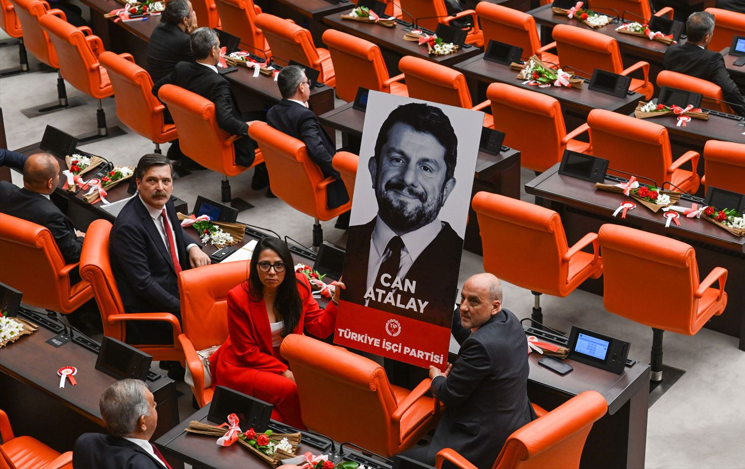 AYM kararını tanımayan Yargıtay'a AK Parti'liler bile isyan ediyor