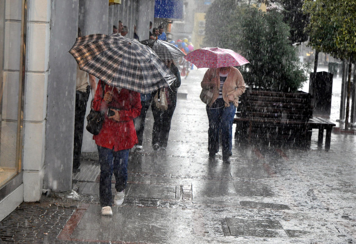 Meteoroloji uyardı: O bölgelere sağanak yağış geliyor!