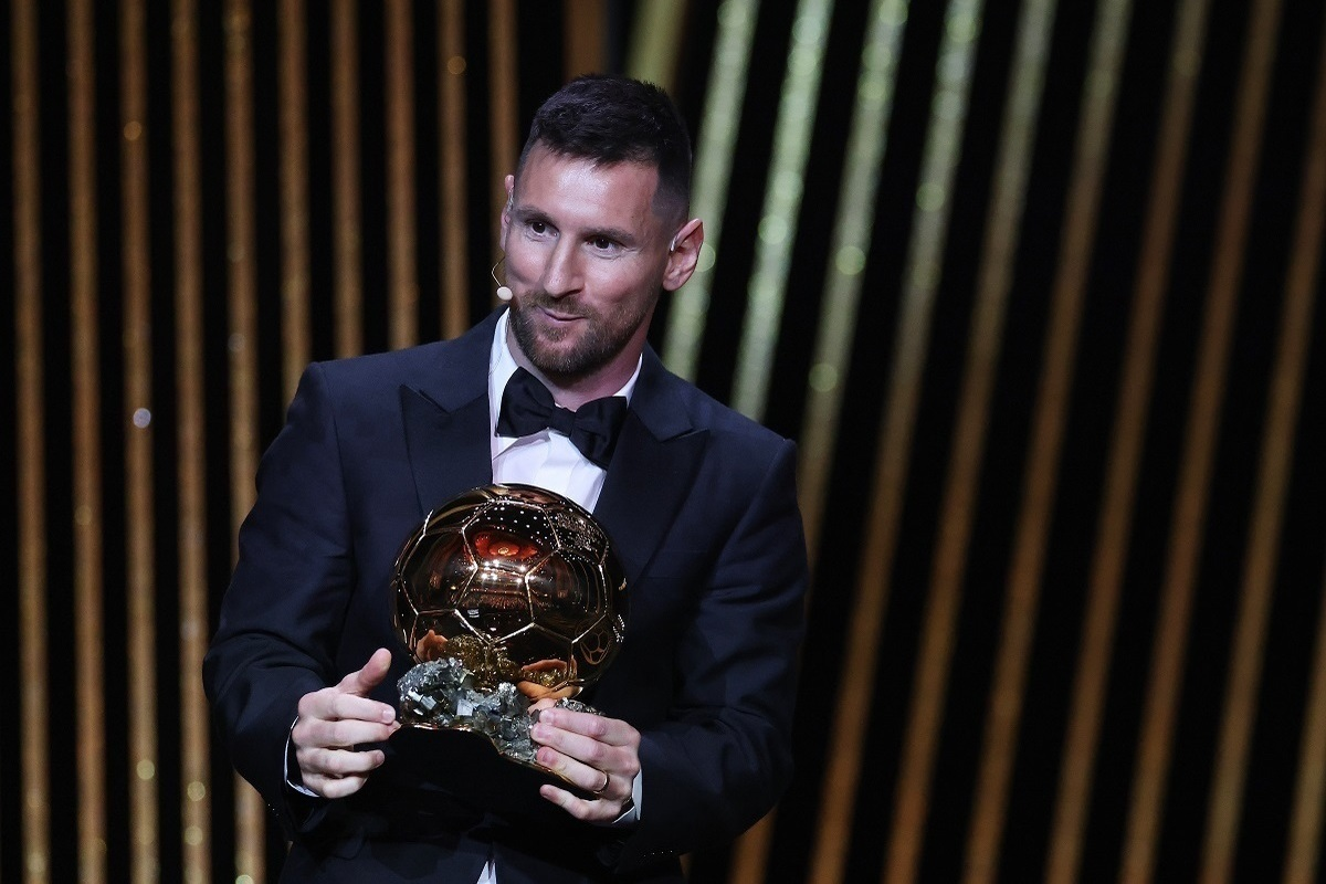 Artık kendi rekorlarını kırıyor: Lionel Messi yine Ballon d'Or kazandı