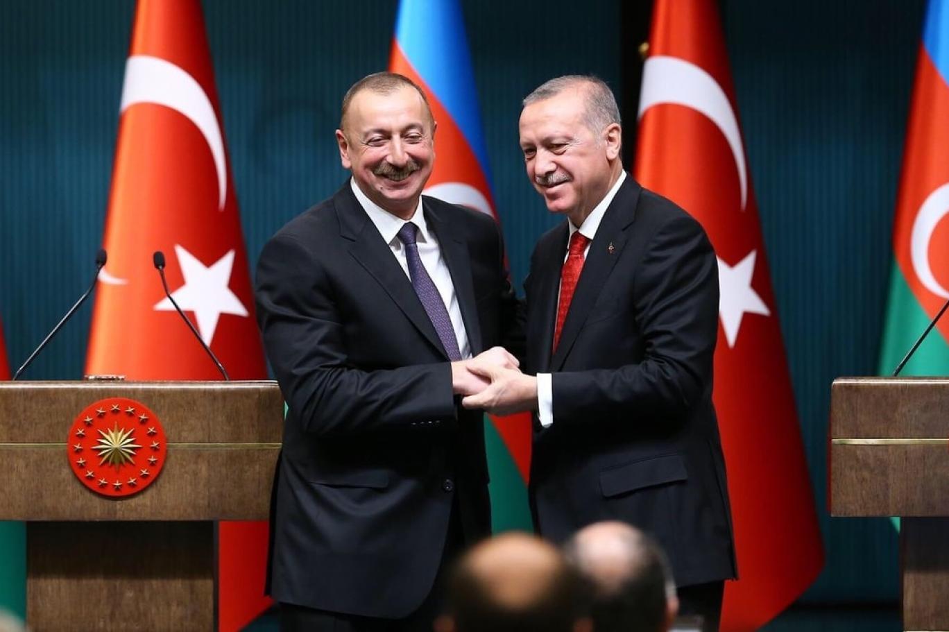 Azerbaycan Cumhurbaşkanı Aliyev Türkiye'nin 100. yılını kutladı