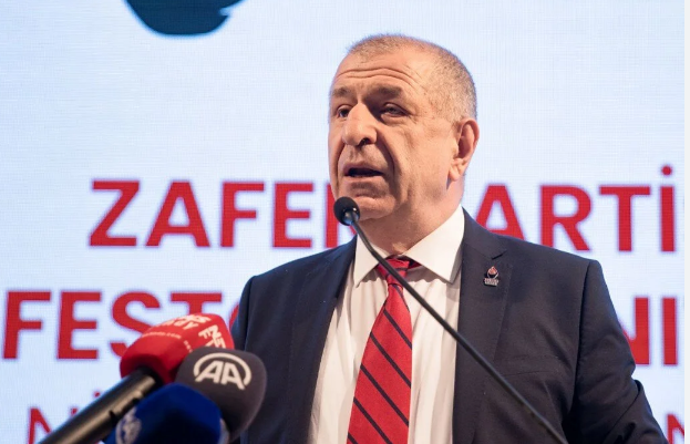 Zafer Partisi'nde istifa depremi! Hepsi MHP'ye katıldı