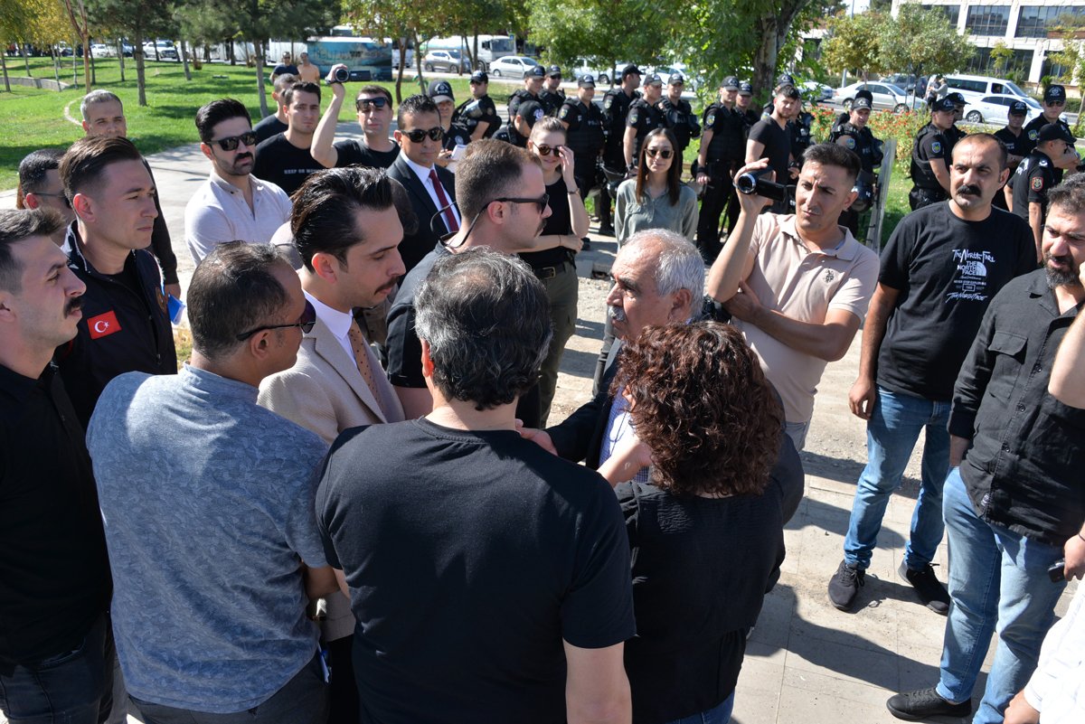 Şanlıurfa'da TSK'nın hava harekatını protesto ettiler! 40 gözaltı…