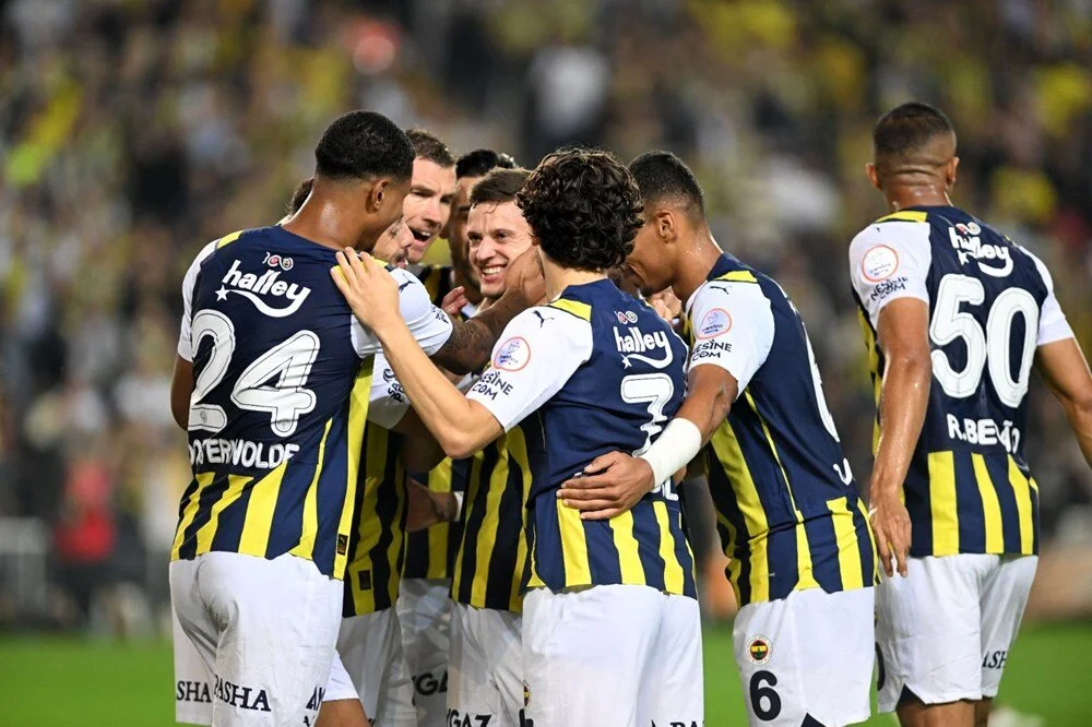 Fenerbahçe evinde 4 farkla galip!