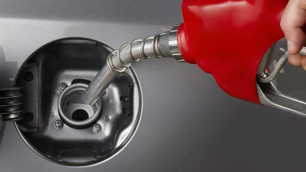 Araç sahipleri dikkat: Benzine indirim geliyor