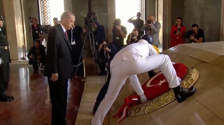 Devlet erkanından Anıtkabir ziyareti! Erdoğan Anıtkabir özel defterini imzaladı