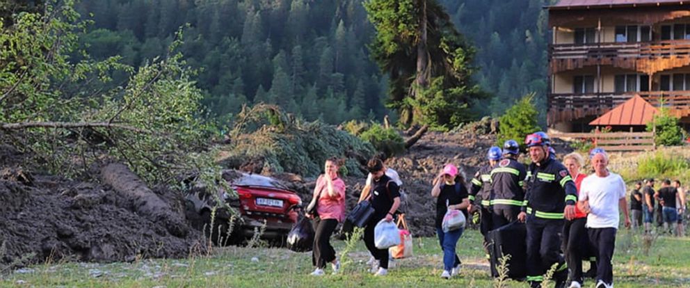 Dağ beldesinde korkunç olay! 17 kişi hayatını kaybetti 18 kişi kayıp