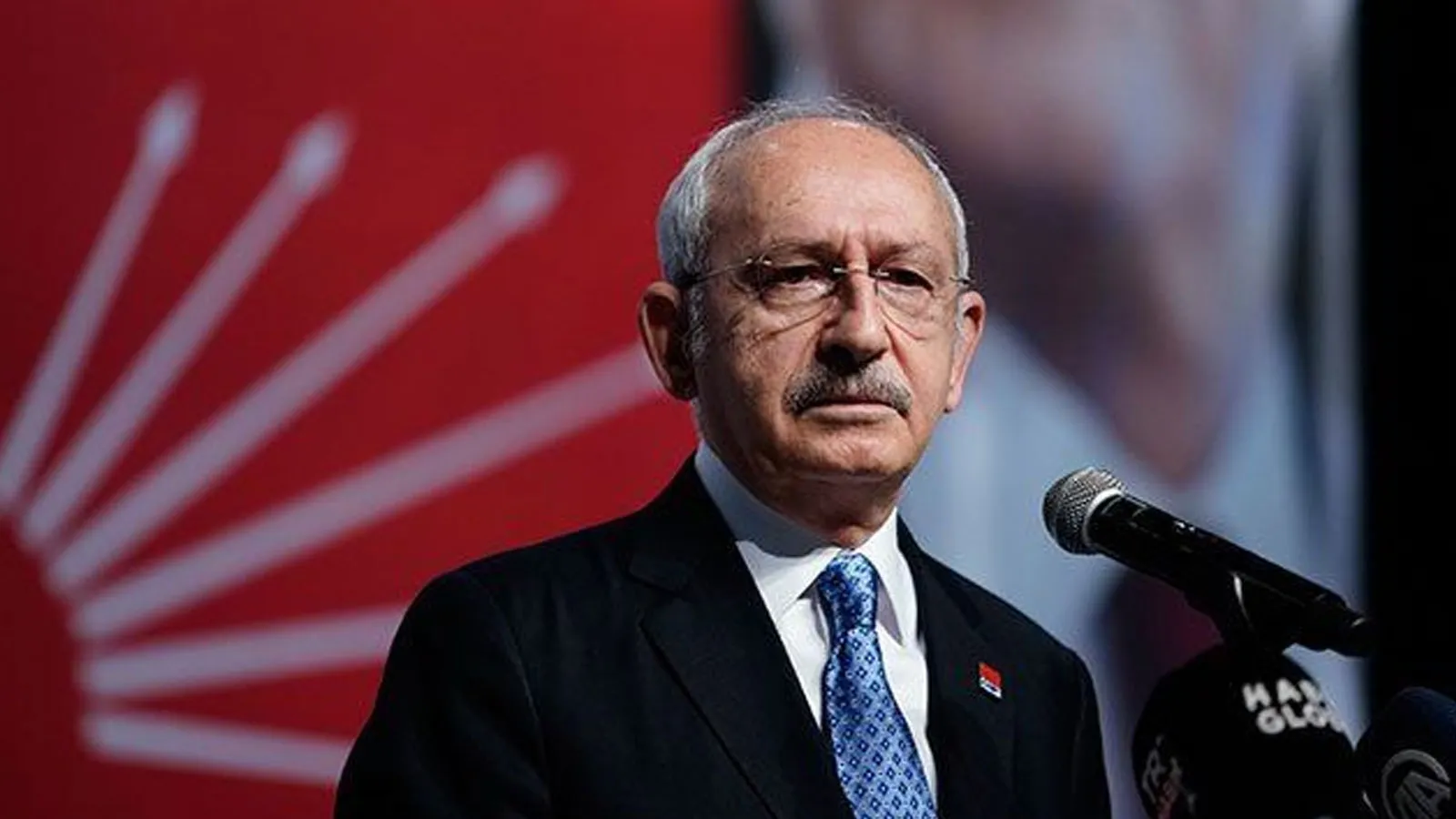 Kemal Kılıçdaroğlu'nun konvoyunda trafik kazası!