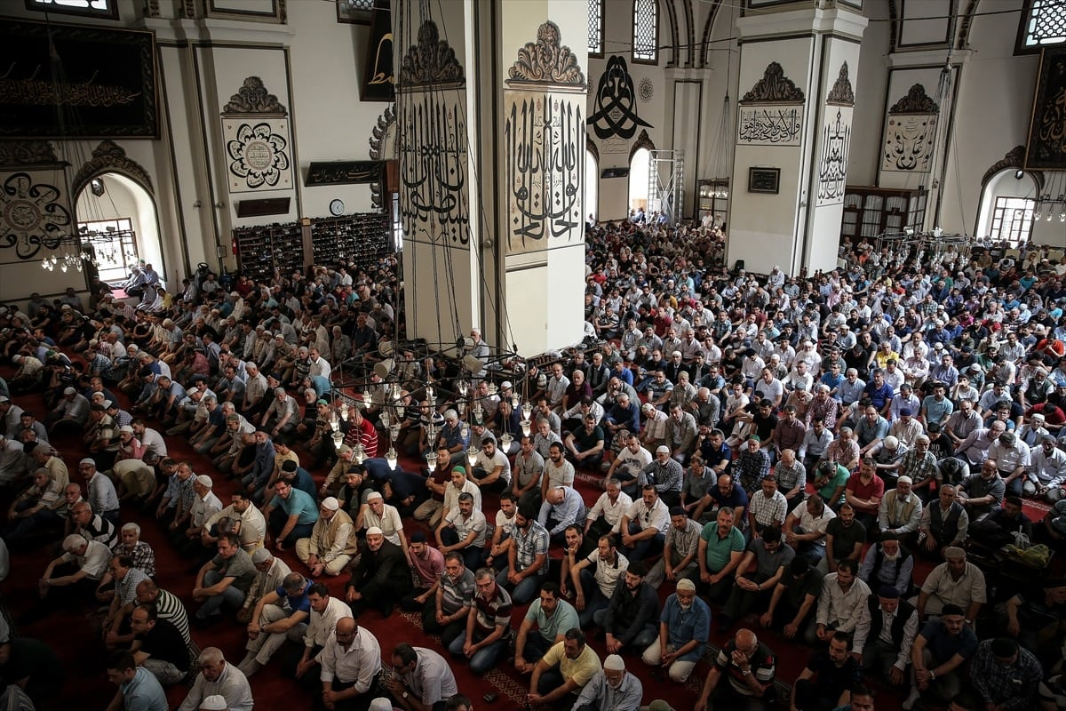 Diyanet'in cuma hutbesi: Mesai saatlerinizi cuma namazına göre düzenleyin