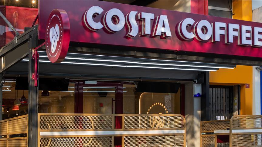 Dünyaca ünlü kahve markası Costa Coffee boykot ediliyor! Minibüste skandal fotoğraf