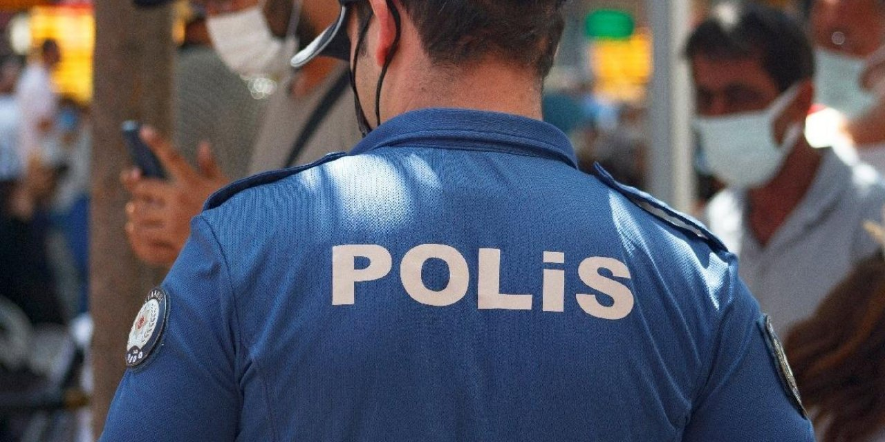 İkisi polis 4 şahıs, 2 genci alıkoyup fidye istedi