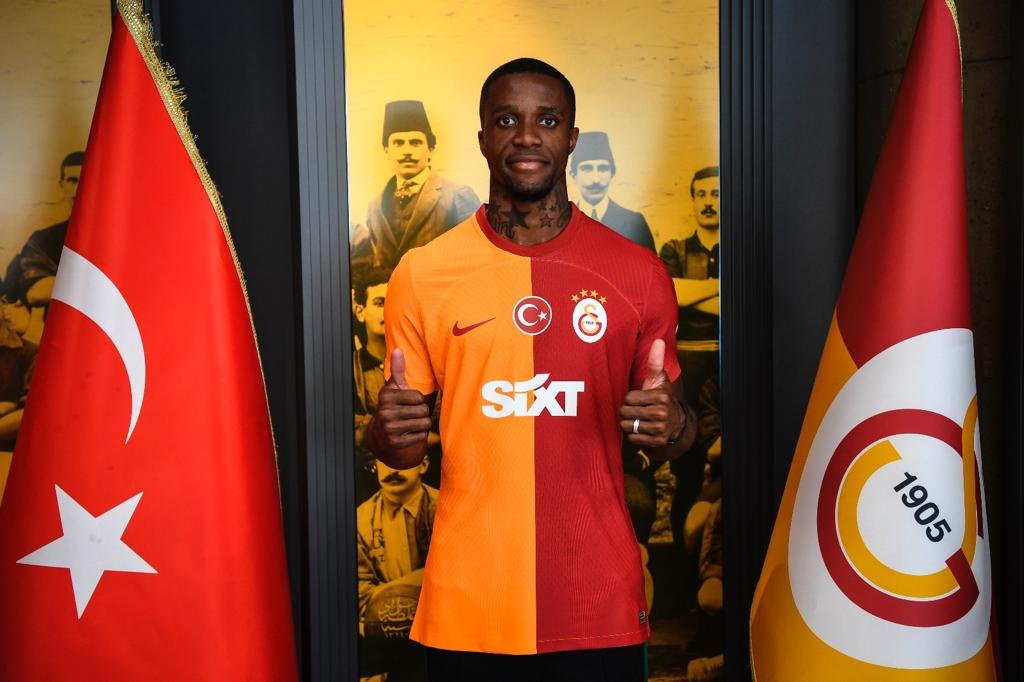 Galatasaray, Wilfried Zaha ile 3 yıllık sözleşme imzaladı!