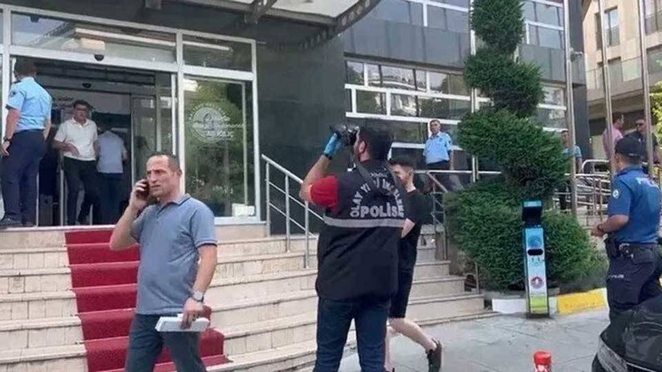 Maltepe Belediyesine silahlı saldırı! Saldırgan nedenini açıkladı