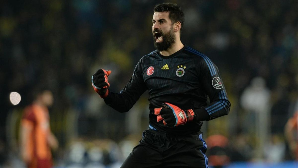 Volkan Demirel'den bomba açıklama: Fenerbahçe'ye mi geliyor?