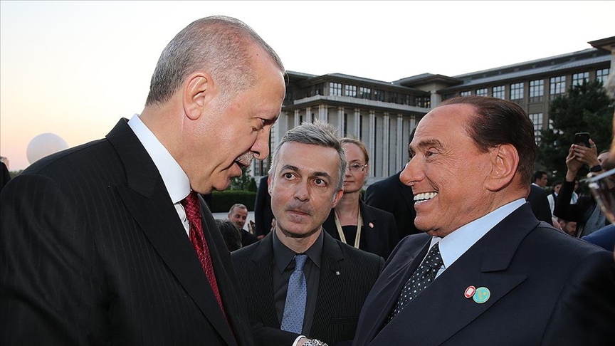 Erdoğan, Silvio Berlusconi için İtalyan gazetesine yazı yazdı