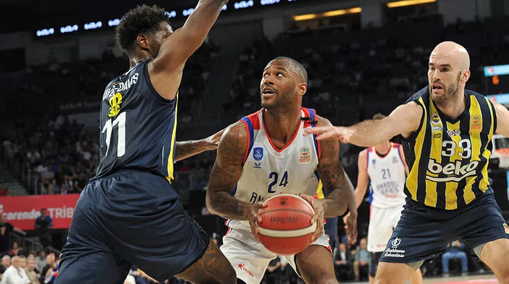 Anadolu Efes Fenerbahçe'yi yıktı!