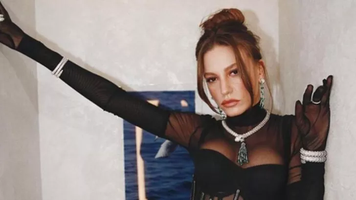 30 yaşındaki Serenay Sarıkaya'dan bikinili poz!